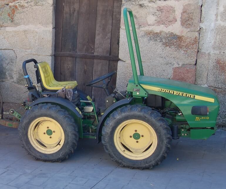 John Deere Milenio 20A Compact трактор Specs