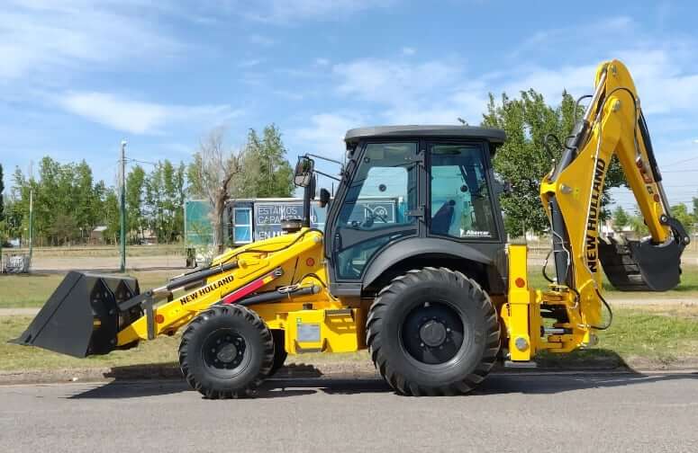 ТТХ экскаватора-погрузчика New Holland B80B